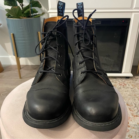 John Fluevog 7TH HEAVEN DERBY SWIRL
(6 EYE) CLASSIC DERBY BOOTS in Black Leather - Picture 4 of 13